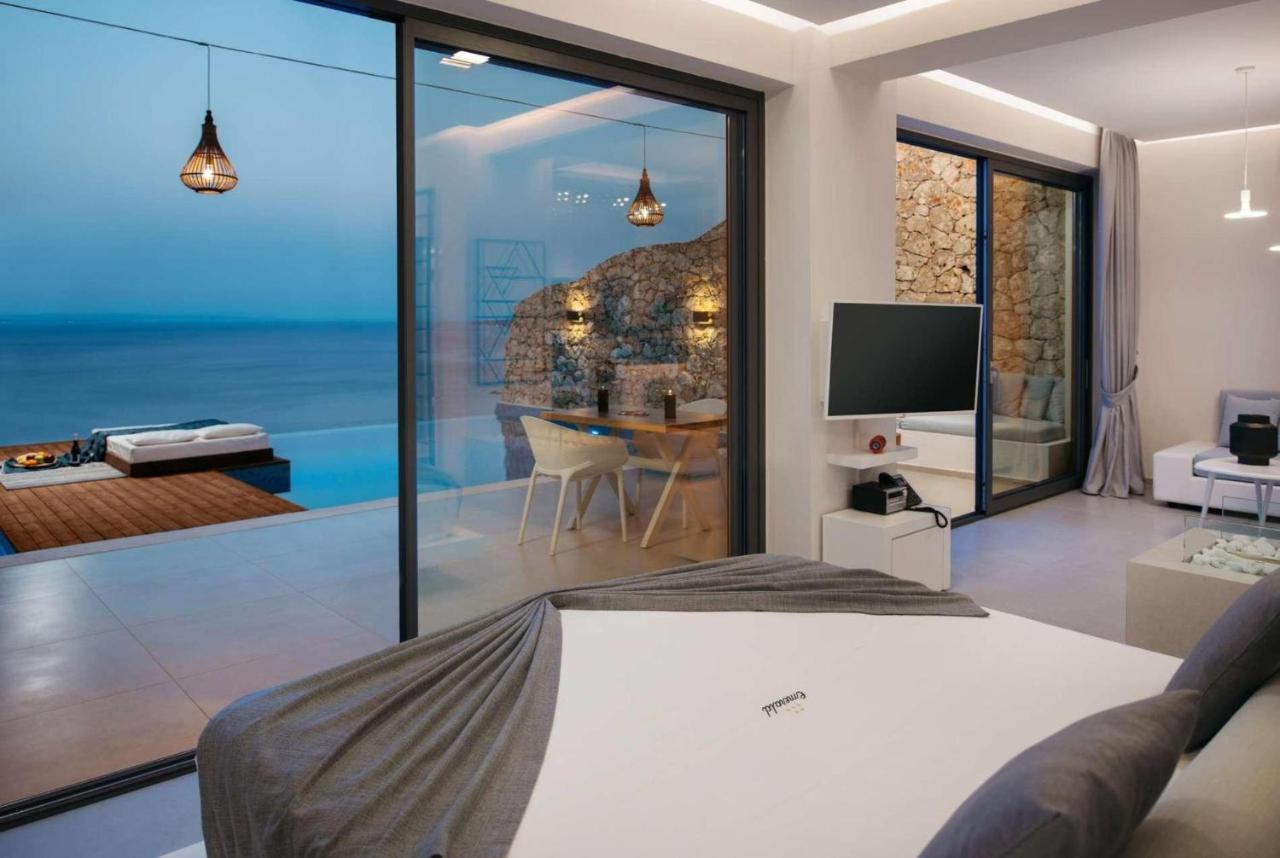 Emerald Cave Suites อายิโอสนิโกลาโอส ภายนอก รูปภาพ