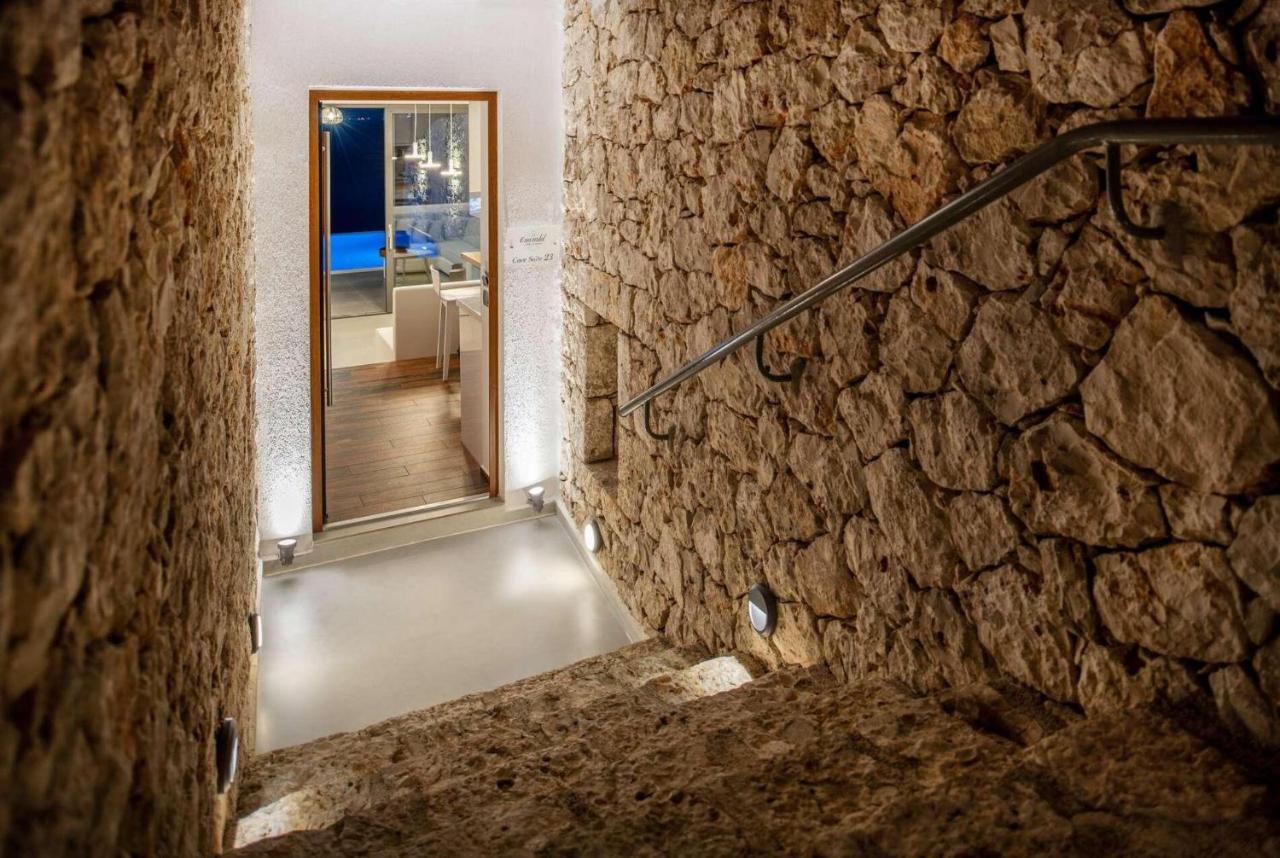 Emerald Cave Suites อายิโอสนิโกลาโอส ภายนอก รูปภาพ